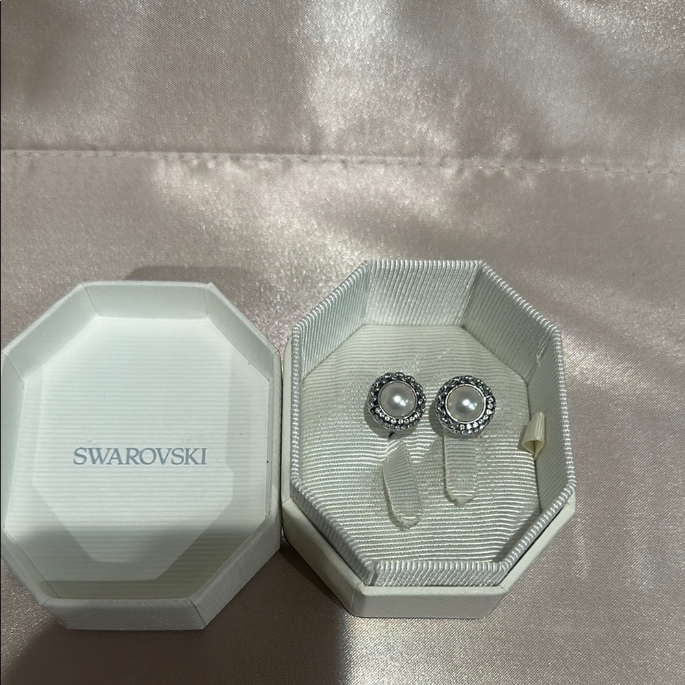 Swarovski pearl and  Crystal Earrings